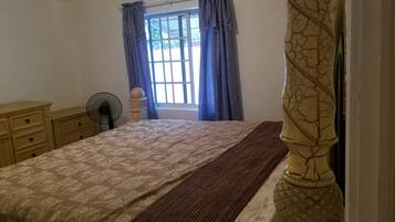 5 bedrooms, iron/ironing board, WiFi