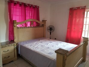 5 bedrooms, iron/ironing board, WiFi
