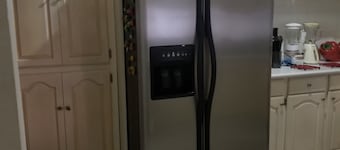 Spacious 3-bedroom building in amazing Spanish Town with WiFi