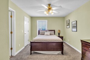 3 chambres, fer et planche Ă repasser, Wi-Fi, draps fournis