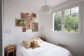 4 chambres, fer et planche à repasser, lit parapluie, Wi-Fi