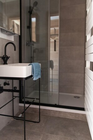 House | Bathroom