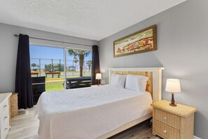 2 bedrooms, iron/ironing board, bed sheets