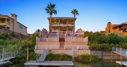 Amazing Riverfront home with dock, boat ramp, fire pit on the Colorado river.