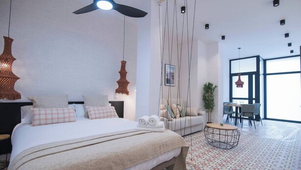 Room - Designer suite next to the City of Sciences D (Valencia)