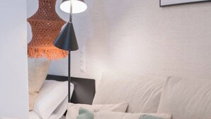 Interior - Designer suite next to the City of Sciences D (Valencia)