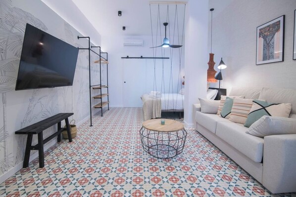 salon - Designer suite next to the City of Sciences D (Valencia)
