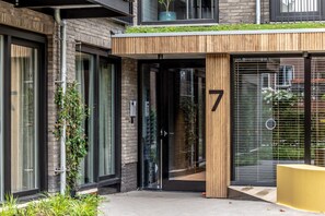 Apartment | Exterior - Playful and Luxurious Apartment in Heart of Delft (Delft)