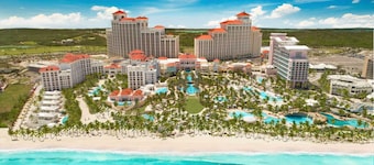 Summer's Haven Villas 2, near beaches, hotels, restaurants, bars and casino.