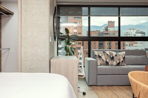 1 bedroom, in-room safe, desk, iron/ironing board
