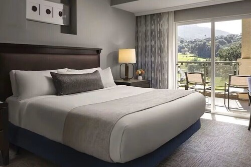 Hyatt Vacation Club At The Welk -Luxury Resort/AC, WiFi, fitness room