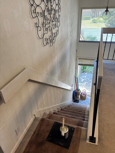 Cozy 2-bedroom condo with AC, WiFi in charming Palm Coast. 5 minutes to beach, 