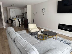 TV, fireplace