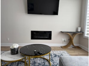 TV, fireplace
