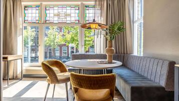 Apartment | Dining