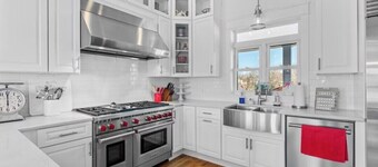 The Old Farmhouse Inn-The Nest Room