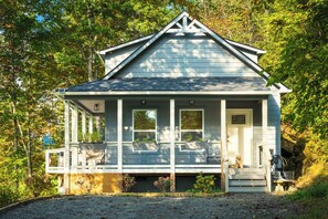 Exterior - New Cabin, Big Views, 2 Primaries, Fire Table, (Burnsville)