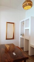 高级双人房, 海景 | 客房内保险箱、免费 WiFi、床单