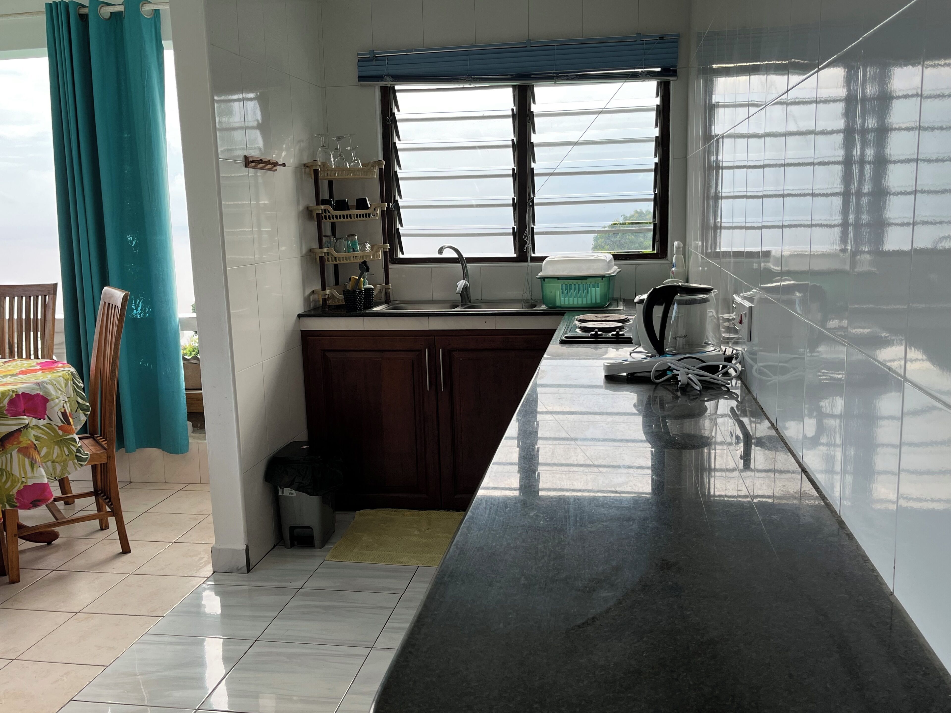 冰箱、微波炉、炉灶、电热水壶