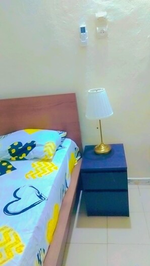 1 habitación, wifi y ropa de cama