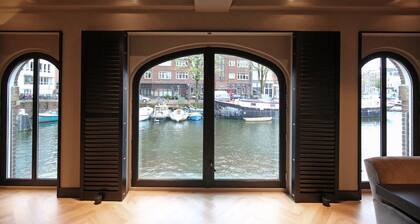 Luxury, Newly Remodeled Apartment in 16th Century Warehouse, with Boat