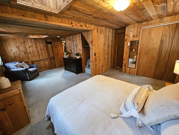 5 bedrooms, free WiFi, bed sheets