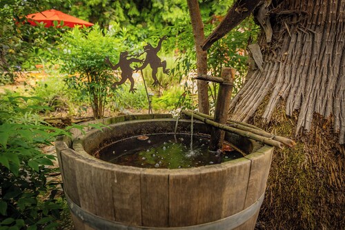 Comfortable, pet-friendly 2-bedroom plus office home in gorgeous Ojai. 30+days.