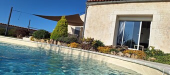 Le Clos de Champagnolles House. Rural tourism with private pool and games