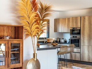 Køleskab, mikrobølgeovn, ovn, opvaskemaskine