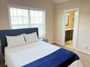3 habitaciones, escritorio, tabla de planchar con plancha y wifi gratis 