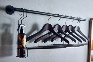 特級四人房 | 免費 Wi-Fi、床單