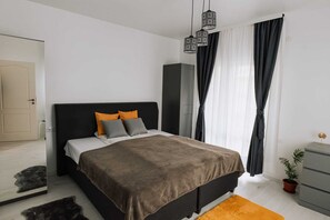 2 slaapkamers, een strijkplank/strijkijzer, wifi