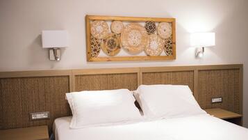 Family Suite, Balcony | Desk, laptop workspace, soundproofing, iron/ironing board