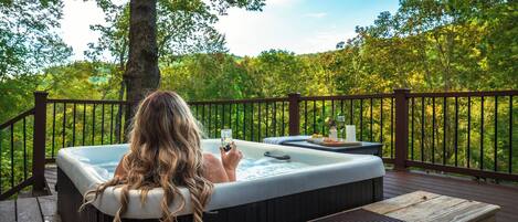 Outdoor spa tub