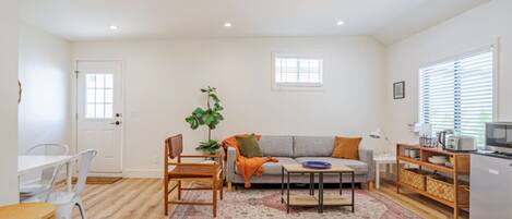 Una Smart TV, libros