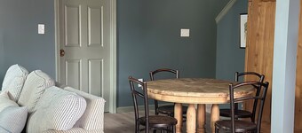 Quaint Mini Cottage in Shepherdstown - Walking Distance