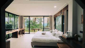 Comfort Single Room, Bathtub, Mountain View | Desk, laptop workspace, free WiFi, bed sheets