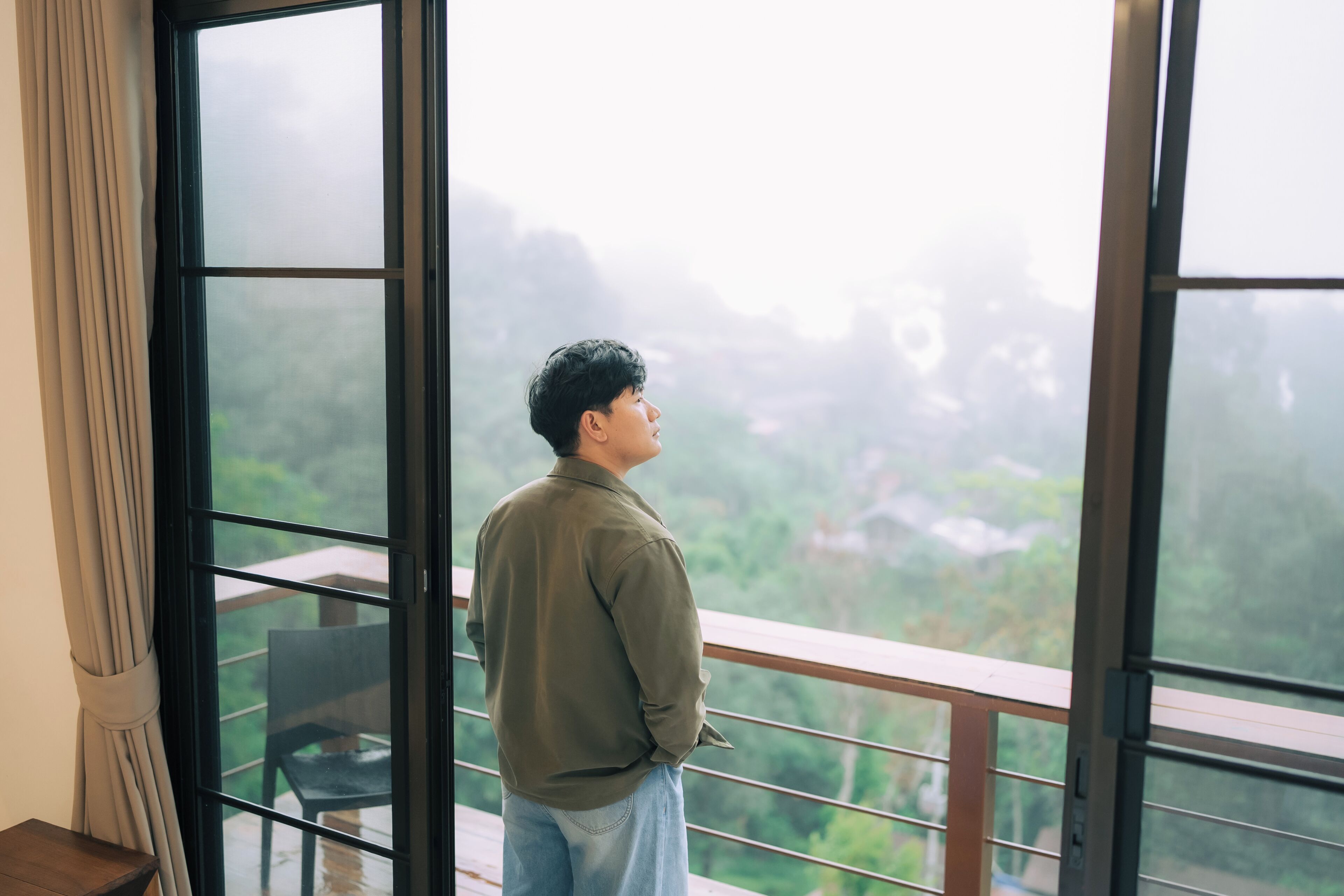 Basic Single Room, Balcony, Mountain View | Meja, ruang kerja komputer riba, Wi-fi percuma, cadar katil 