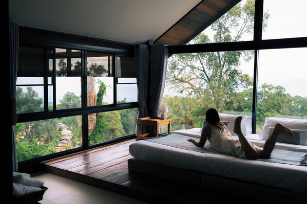Deluxe Single Room, Mountain View | Desk, laptop workspace, free WiFi, bed sheets