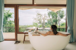 Superior Quadruple Room, Balcony, Mountain View | Bathroom | Hair dryer, towels, soap, shampoo