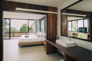 Chambre simple classique, balcon, vue sur la montagne | Bureau, espace de travail pour ordinateurs portables