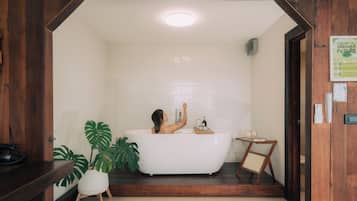 Comfort Single Room, Bathtub, Mountain View