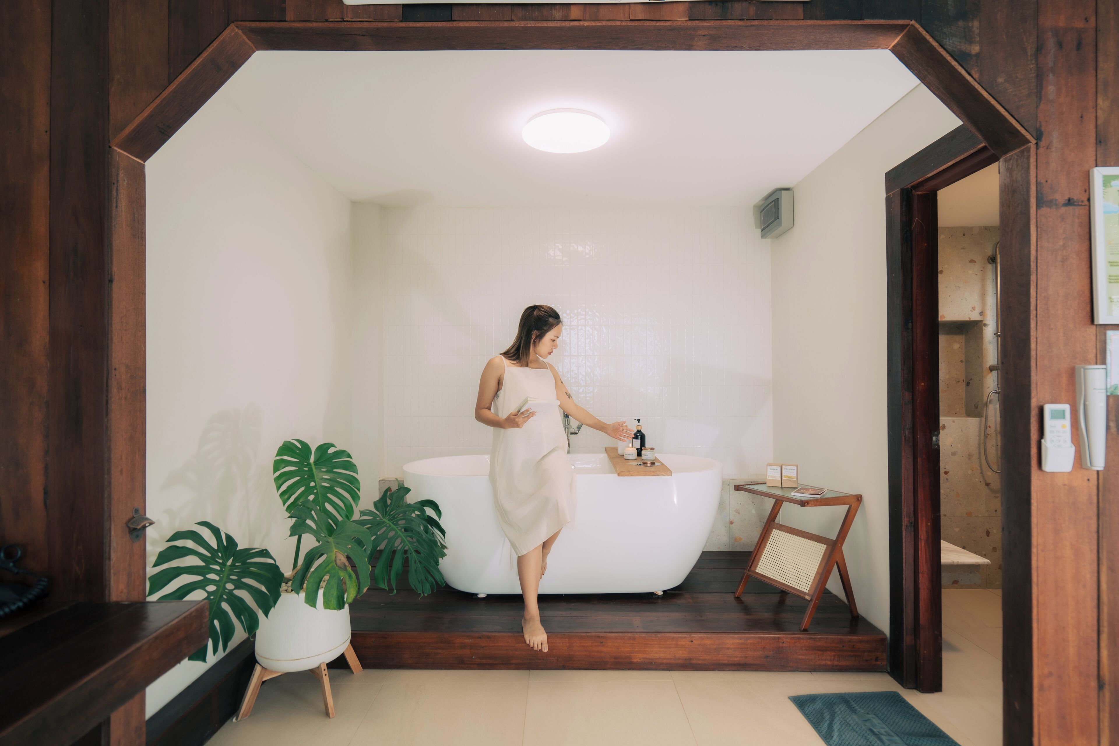 Comfort Single Room, Bathtub, Mountain View | Desk, laptop workspace, free WiFi, bed sheets