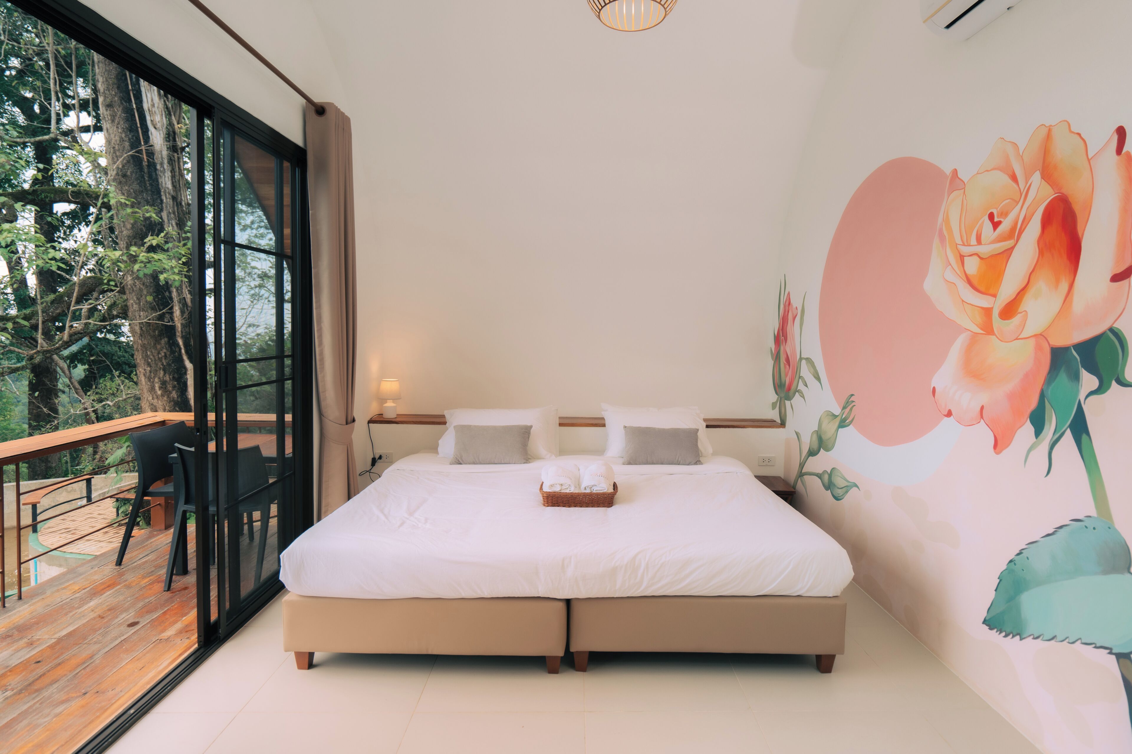 Desk, laptop workspace, free WiFi, bed sheets