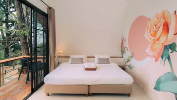 Desk, laptop workspace, free WiFi, bed sheets