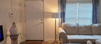 3-bedroom house in tranquil Baldwin with AC, WiFi. Enjoy a peaceful getaway.