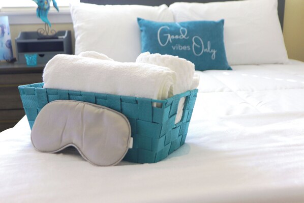 1 bedroom, iron/ironing board, WiFi, bed sheets - Spacious Private Rooms Near Ontario Mills & Airport – Pool & Gym Access! (Rancho Cucamonga)