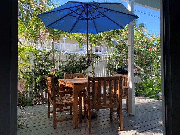 Outdoor dining - Bohemian Breeze - Shipyard Truman Annex condo in the heart of Old Town Key West (Key West)