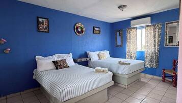 1 chambre, fer et planche Ă  repasser, Wi-Fi, draps fournis