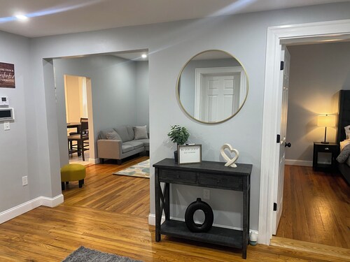 Spacious 4-bedroom apartment with AC, WiFi in phenomenal Boston
